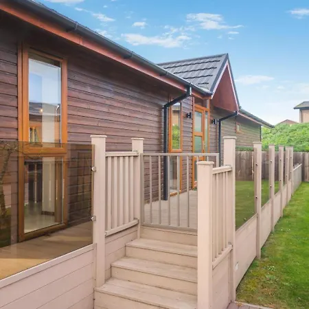 3 Bed In Whitby Oc-wa057 *
