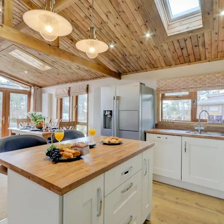 3 Bed In Whitby Oc-wa057